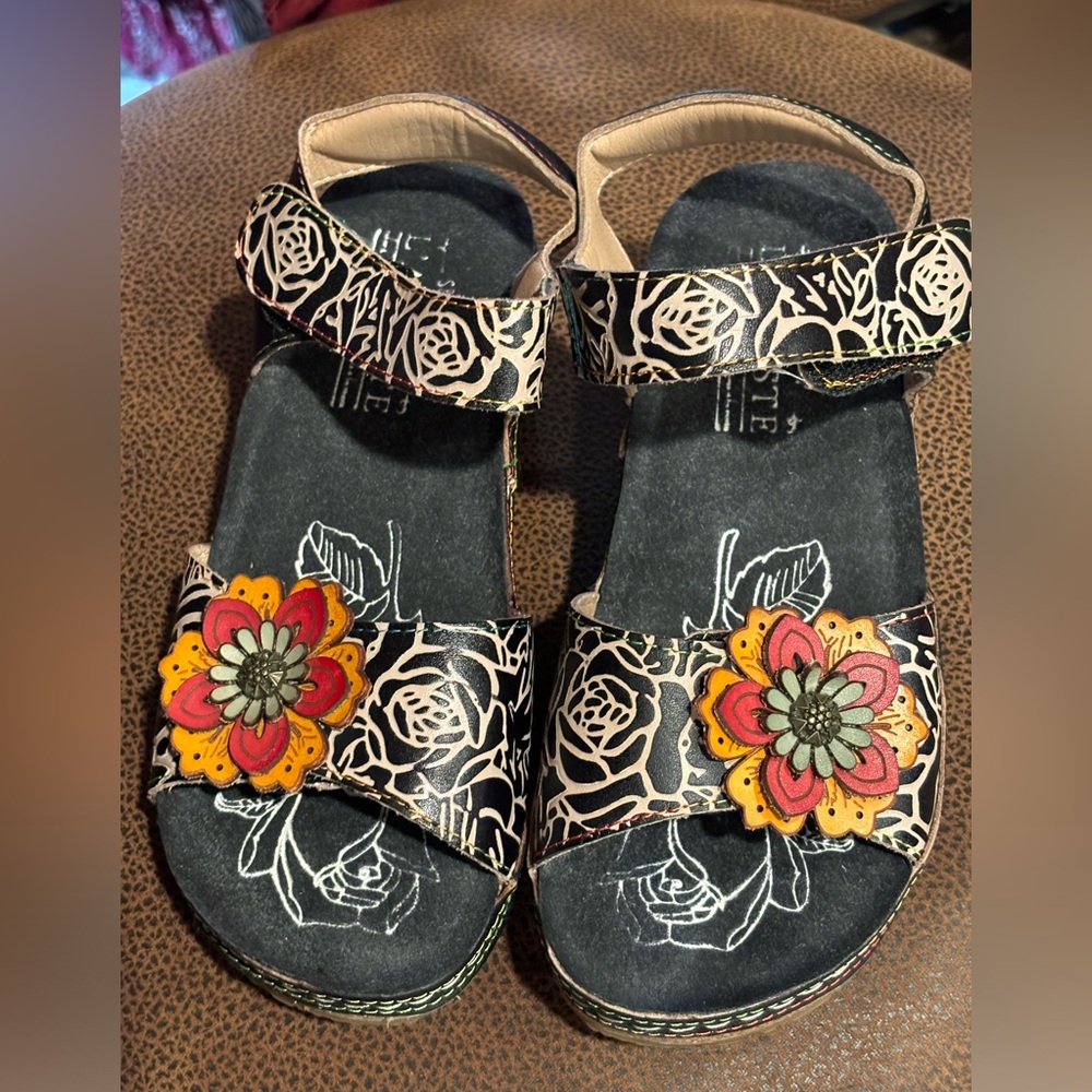 FINALPRICE🔥Sprig step L,artistes girls sandal wedge black very pretty 🖤❤️